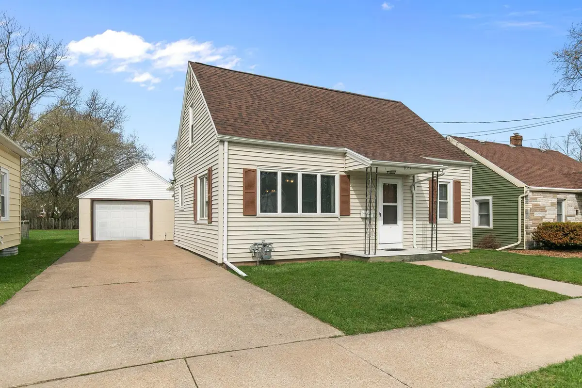 2333 Ashland Street, Oshkosh, WI 54901 - #1