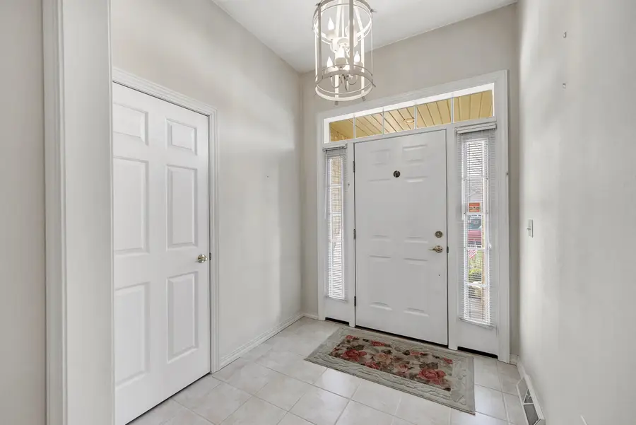 439 Woodfield Drive, Green Bay, WI 54313-9564 - #2