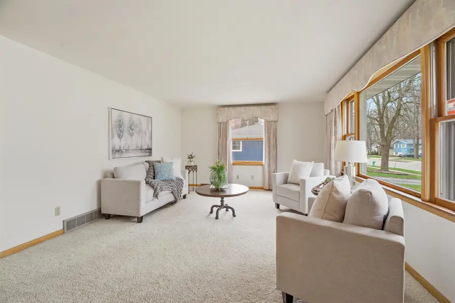 1613 S Telulah Avenue, Appleton, WI 54915 - #3