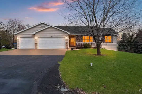 W6678 Emerald Court, GREENVILLE, WI 54942