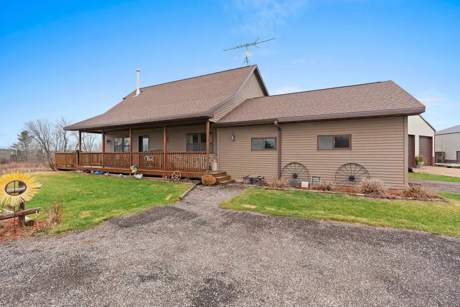 E5528 Hanson Road, Manawa, WI 54949 - #2
