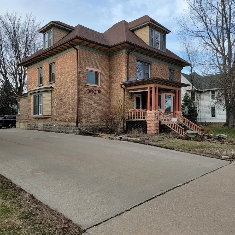 300 W Prospect Avenue, Appleton, WI 54911 - #2