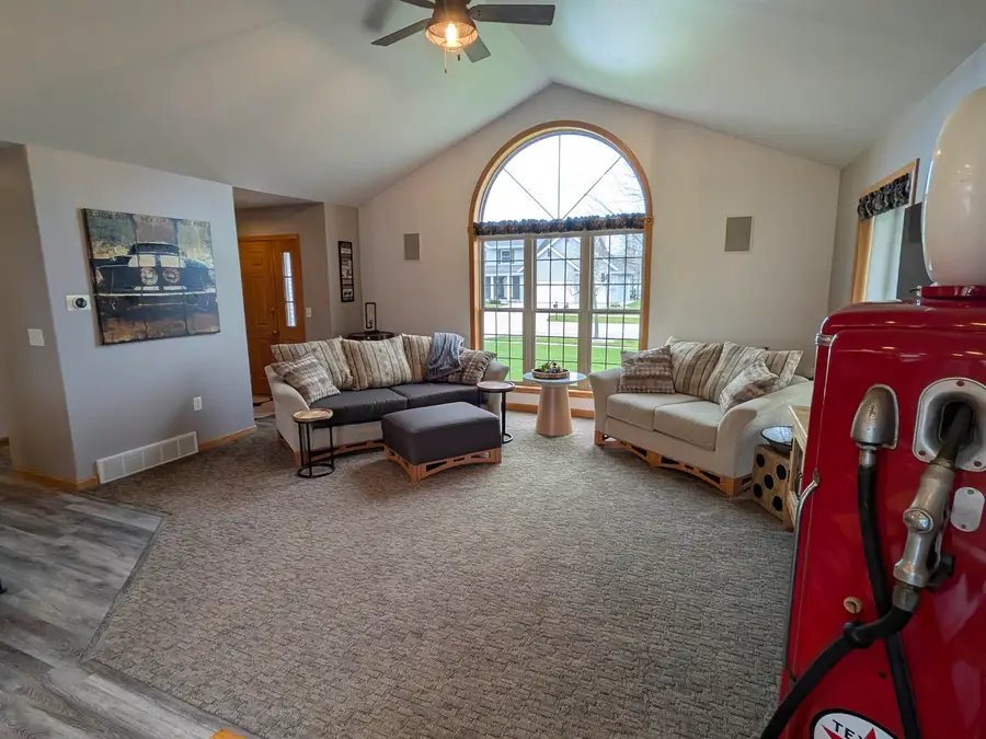 501 Crowfoot Avenue, Fond Du Lac, WI 54935-1862 - #3