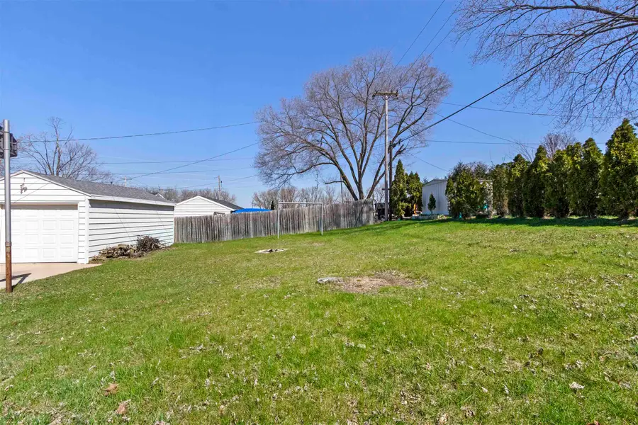 260 N Danz Avenue, Green Bay, WI 54302 - #3