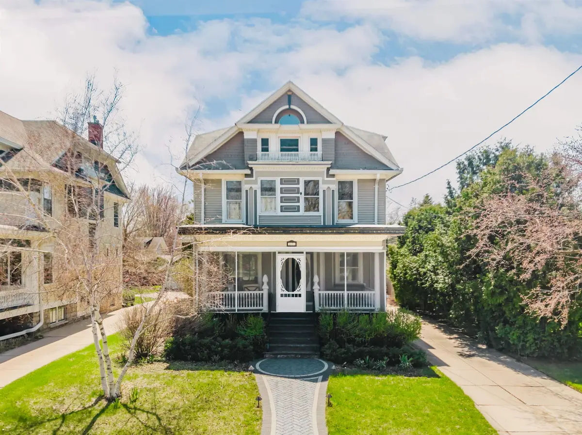 1021 Washington Avenue, Oshkosh, WI 54901-5353 - #1