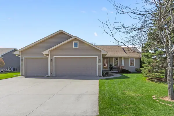 W6181 Sherwood Point Drive, GREENVILLE, WI 54942