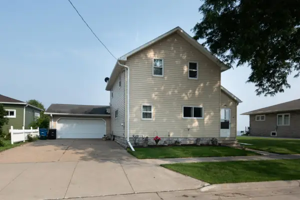 28 Lake Street, OSHKOSH, WI 54901-5441