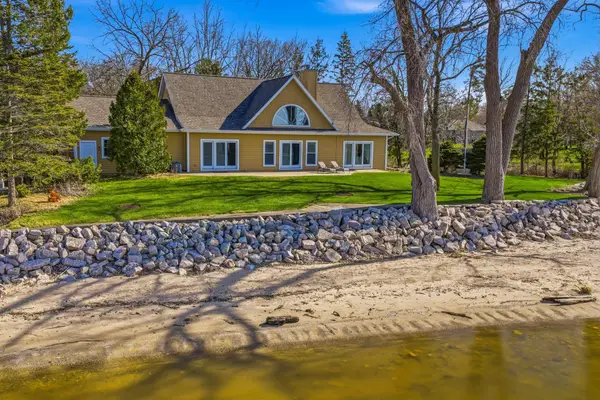6121 Sandy Cove, LUXEMBURG, WI 54217