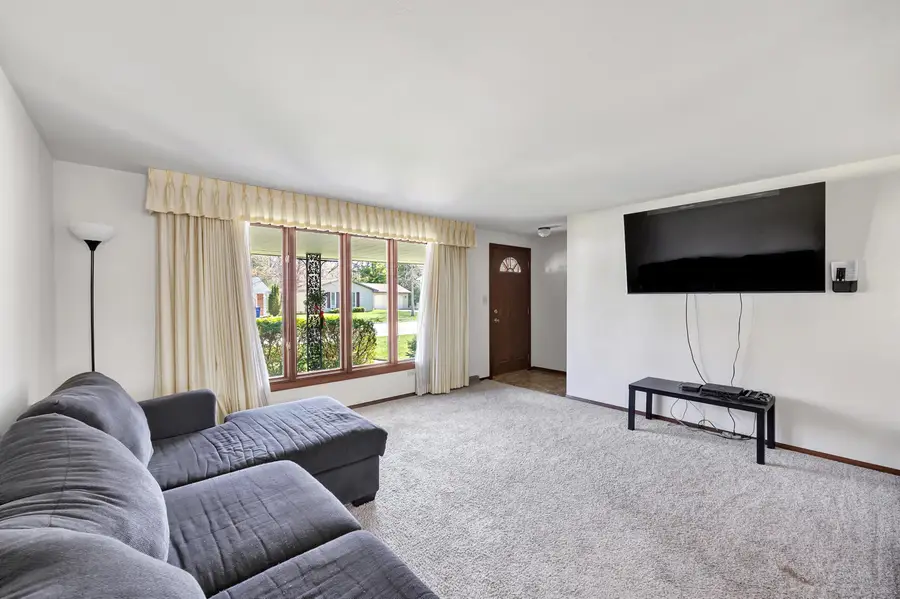 1715 Beaver Dam Drive, Green Bay, WI 54304-2003 - #2