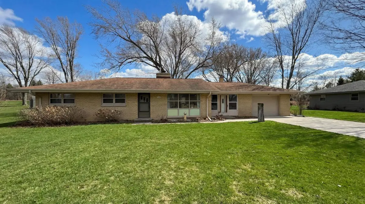 N70W13080 Brentwood Drive, Menomonee Falls, WI 53051 - #1