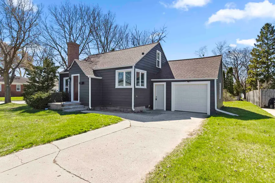 162 Bader Street, Green Bay, WI 54302 - #2