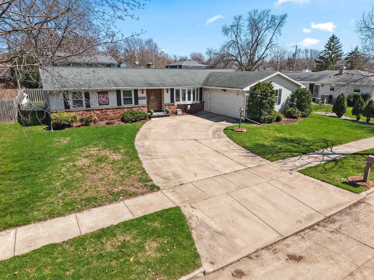 1708 N Birchwood Avenue, Appleton, WI 54914 - #1