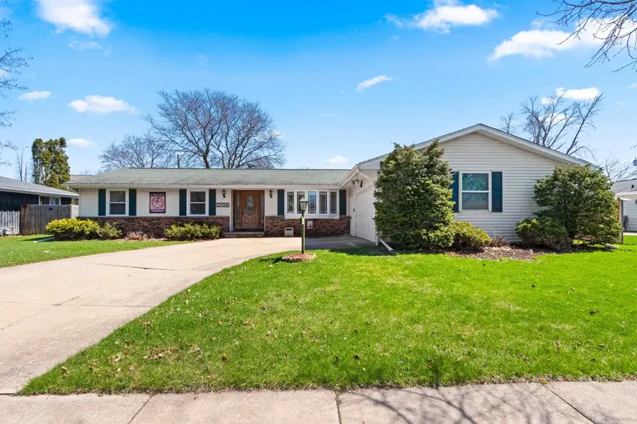 1708 N Birchwood Avenue, Appleton, WI 54914 - #2