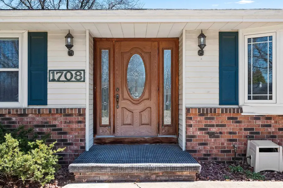 1708 N Birchwood Avenue, Appleton, WI 54914 - #3