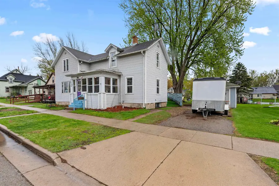 218 W Berlin Street, Berlin, WI 54923-1157 - #2