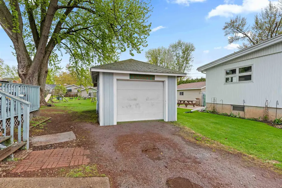 218 W Berlin Street, Berlin, WI 54923-1157 - #3
