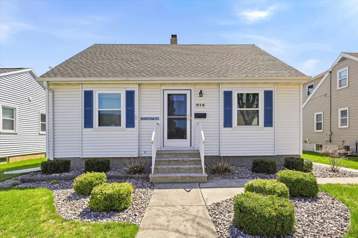 914 Neville Avenue, Green Bay, WI 54303-4016 - #1