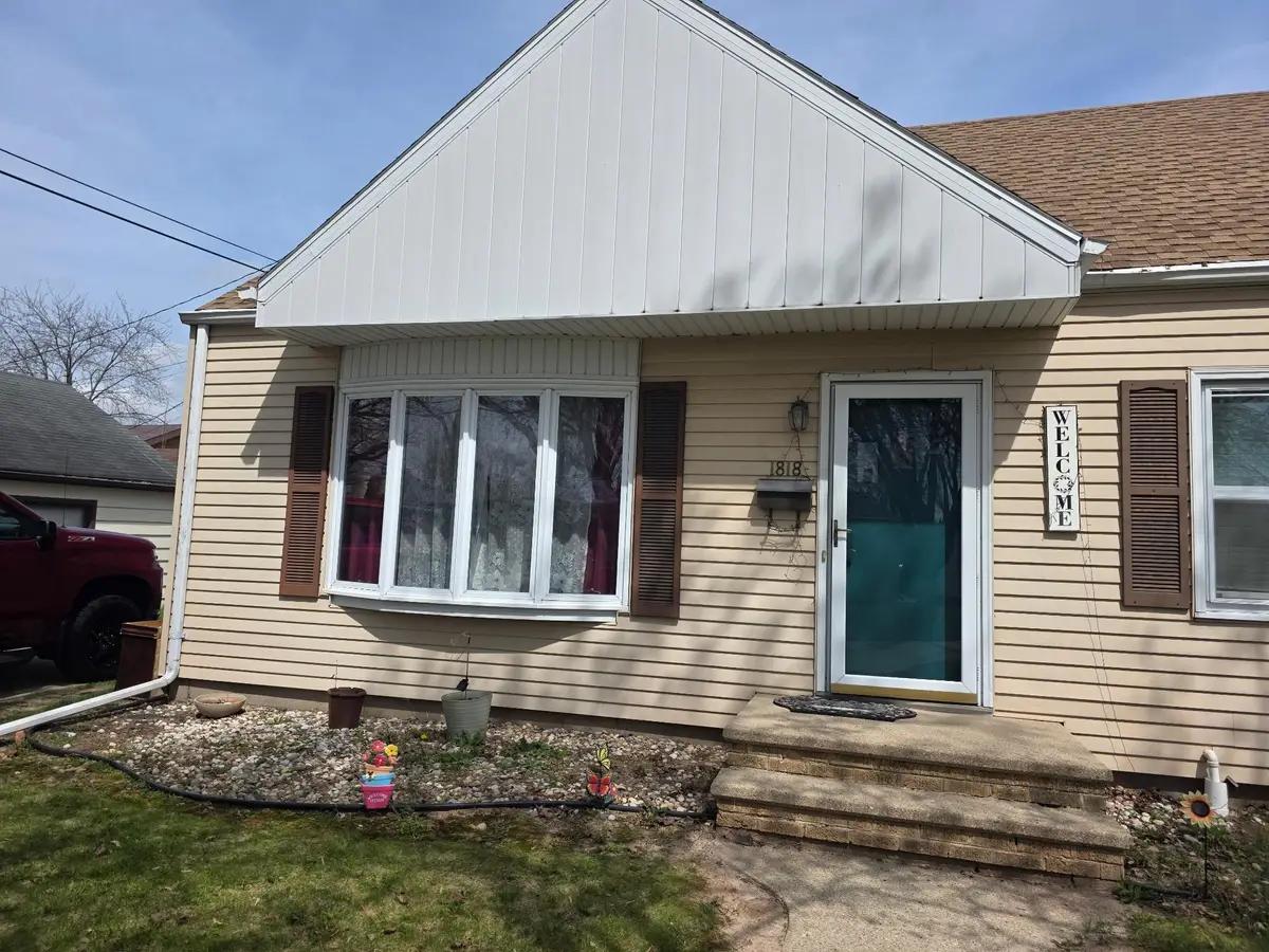 1818 W Commercial Street, Appleton, WI 54914 - #1