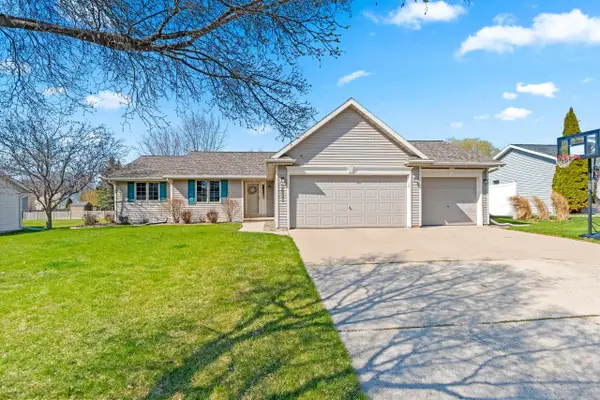 2621 Greenbrier Road, GREEN BAY, WI 54311