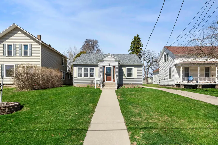 2116 10th Avenue, Menominee, MI 49858 - #2