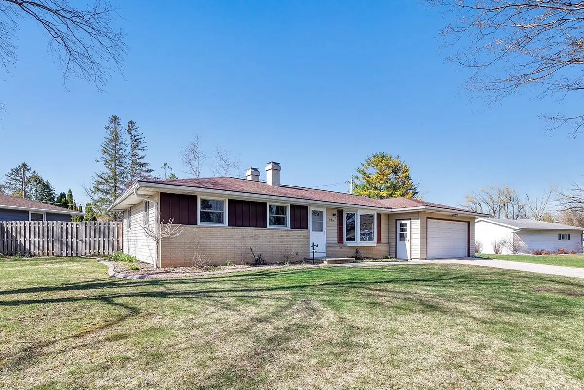 916 Chantel Street, Green Bay, WI 54304 - #1