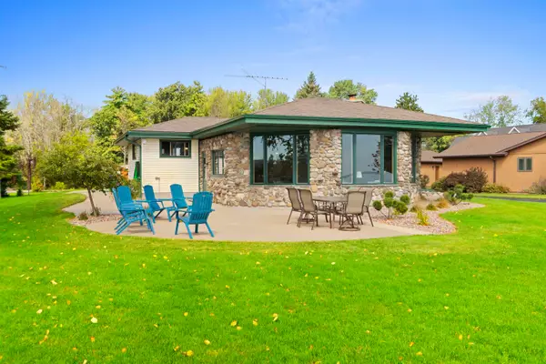 N8070 Tipperary Lane, CRIVITZ, WI 54114