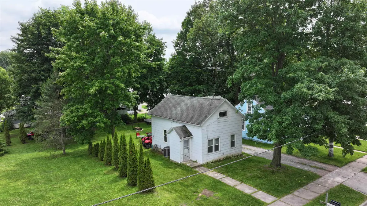 130 S Elm Avenue, Gillett, WI 54124-9308 - #1