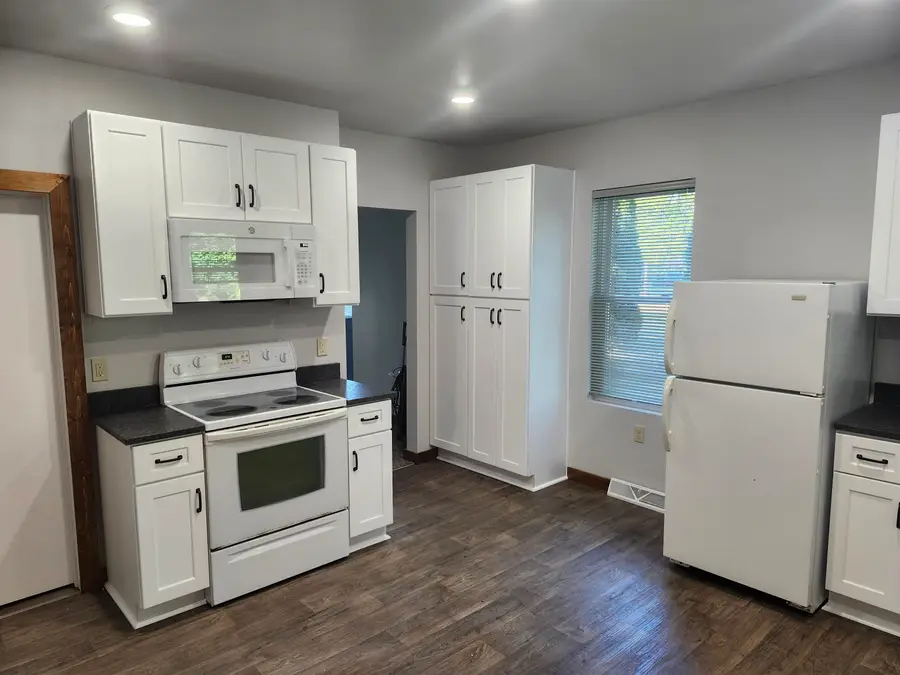 130 S Elm Avenue, Gillett, WI 54124-9308 - #2