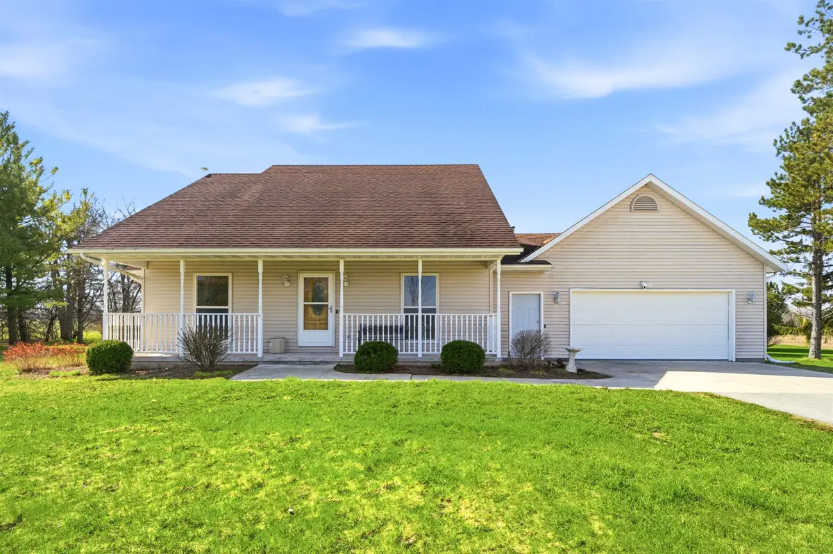 10013 Middle Road, Manitowoc, WI 54220 - #1