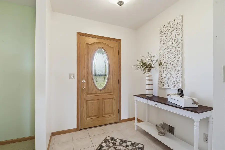 10013 Middle Road, Manitowoc, WI 54220 - #2