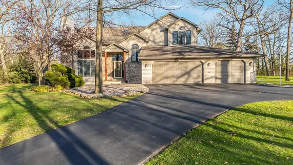 1840 Crown Drive, OSHKOSH, WI 54904