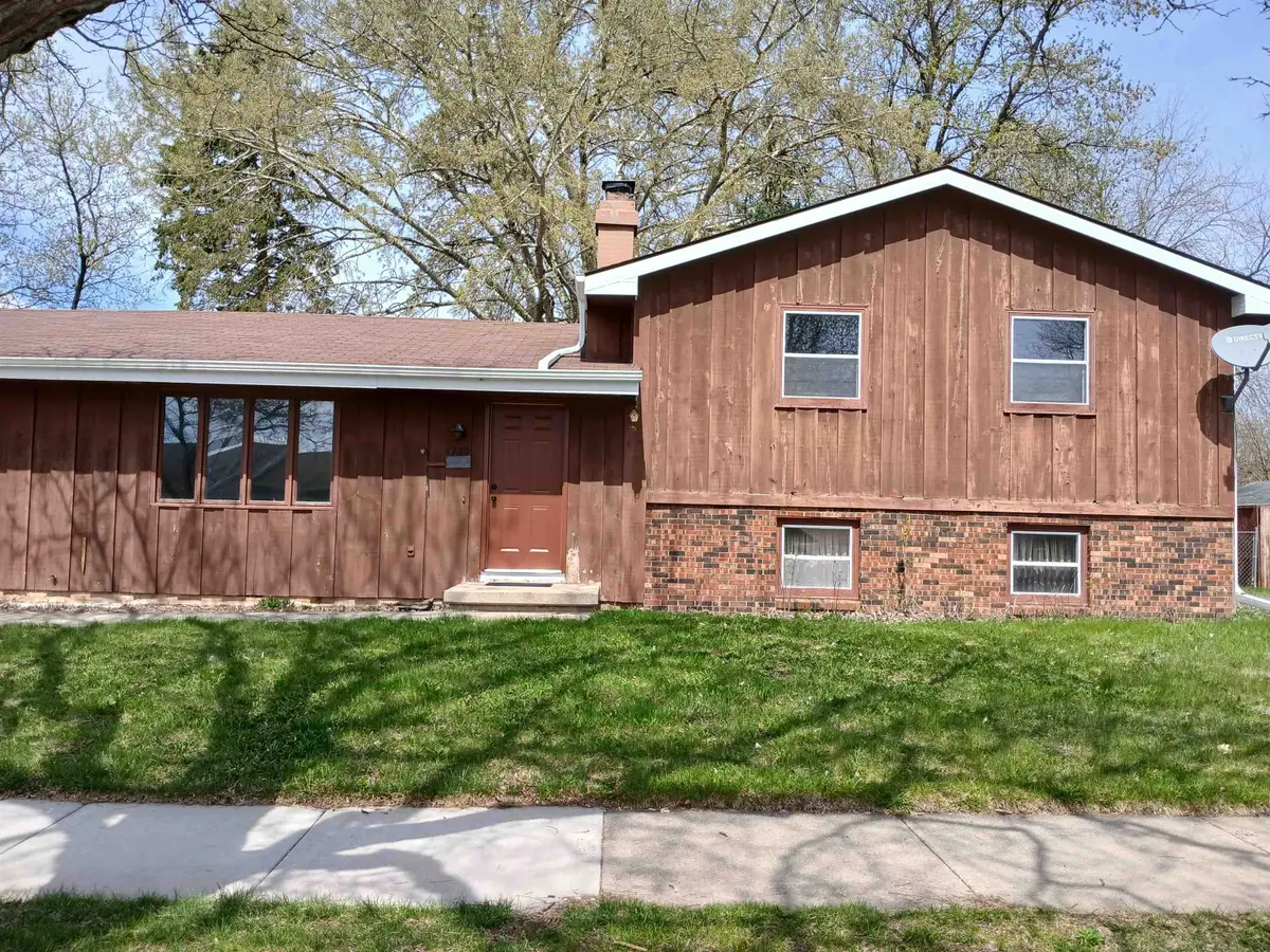 1220 E Roeland Avenue, Appleton, WI 54915 - #1