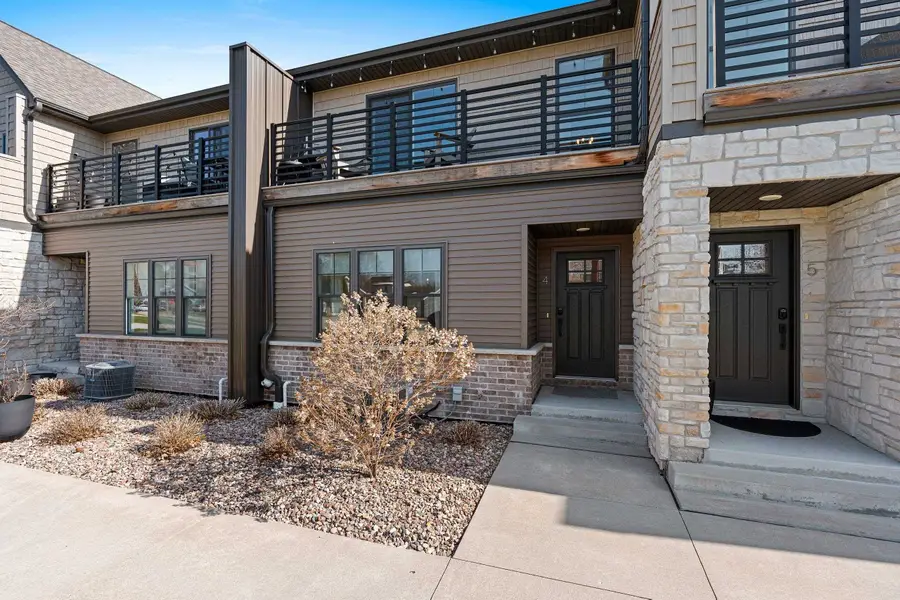 755 William Street #4, De Pere, WI 54115 - #3