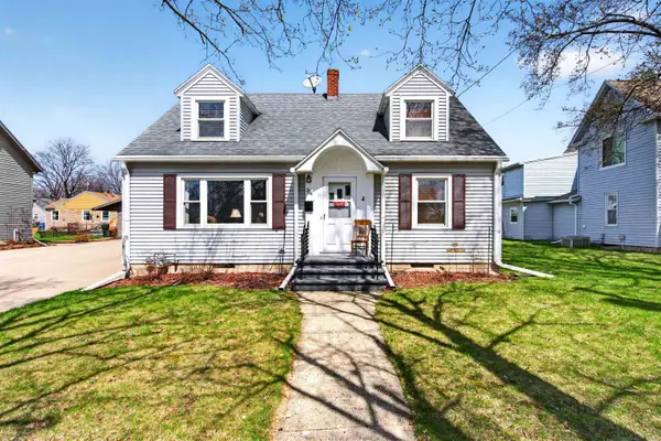 704 W Wisconsin Avenue, KAUKAUNA, WI 54130-1936