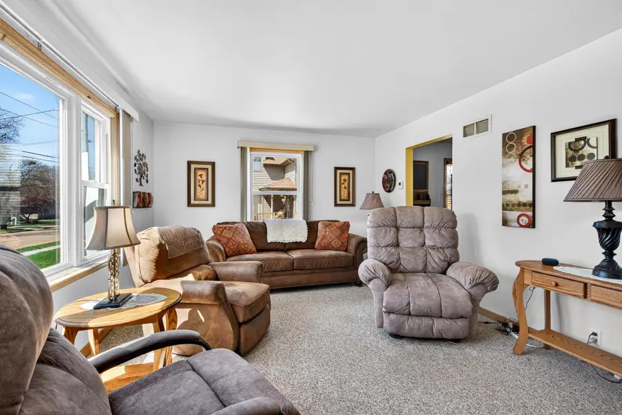 704 W Wisconsin Avenue, Kaukauna, WI 54130-1936 - #3