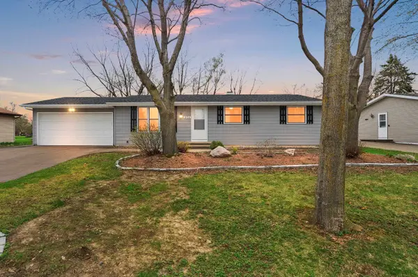 205 Fairway Street, COMBINED LOCKS, WI 54113