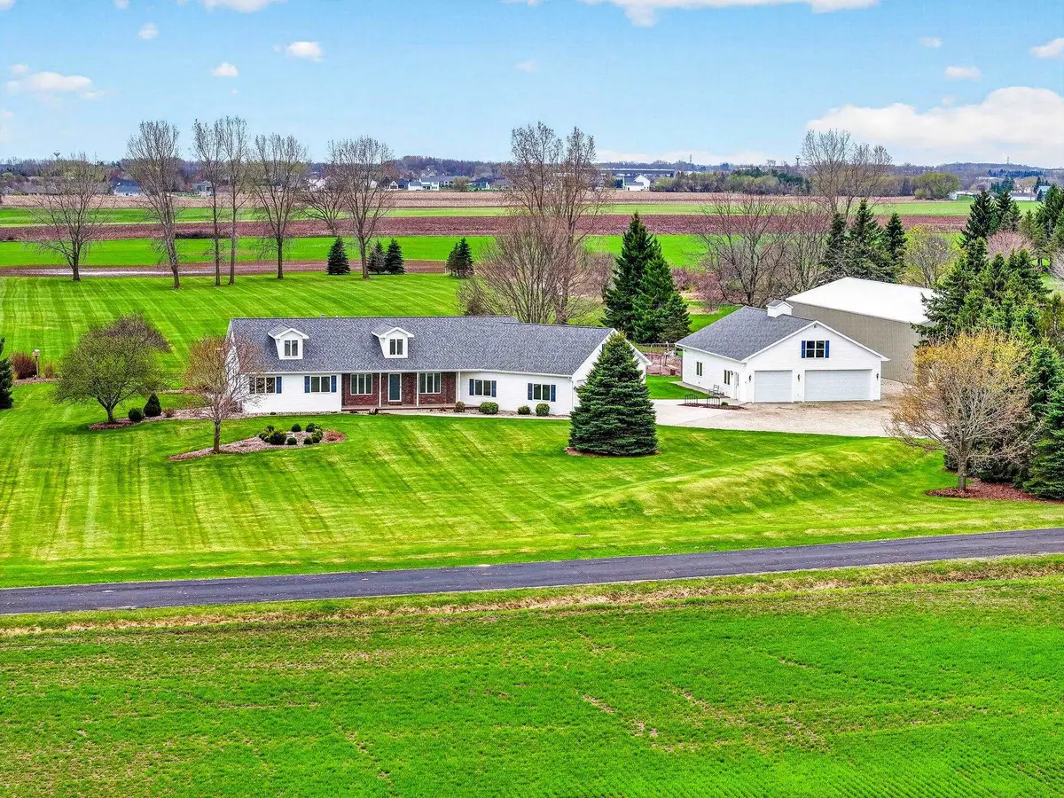 4665 Edgewood Drive, Appleton, WI 54913 - #1