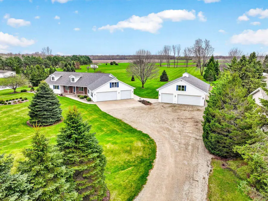 4665 Edgewood Drive, Appleton, WI 54913 - #3