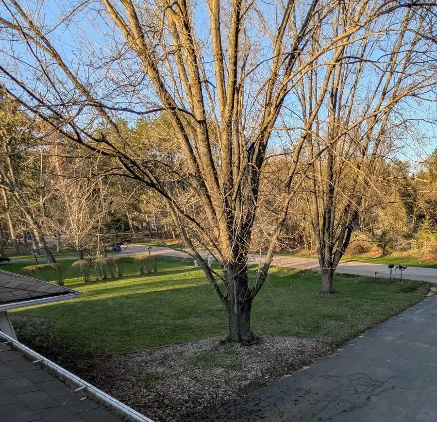 N2621 Woodland Circle, Waupaca, WI 54981 - #3