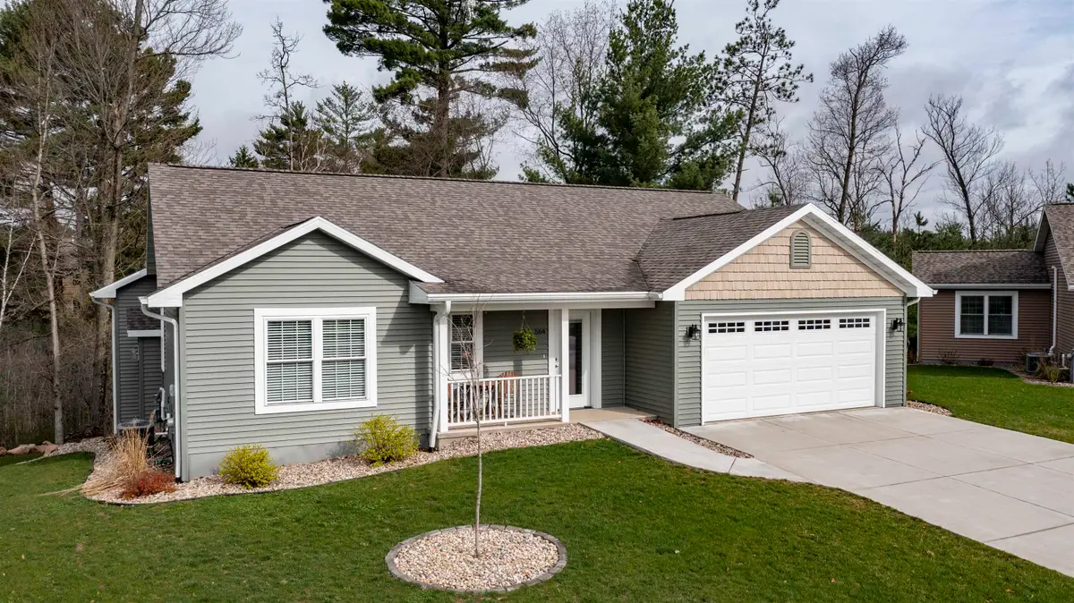 564 Hart Court, Waupaca, WI 54981 - #1
