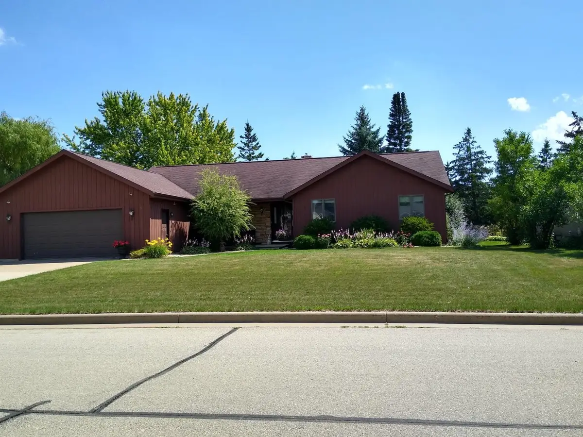 4715 Periwinkle Court, Appleton, WI 54914 - #1