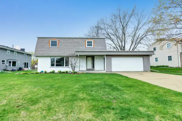 426 Custer Court, GREEN BAY, WI 54301-1247