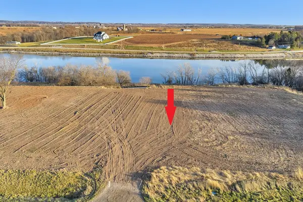 4325 Lost Dauphin Road #5, DE PERE, WI 54115