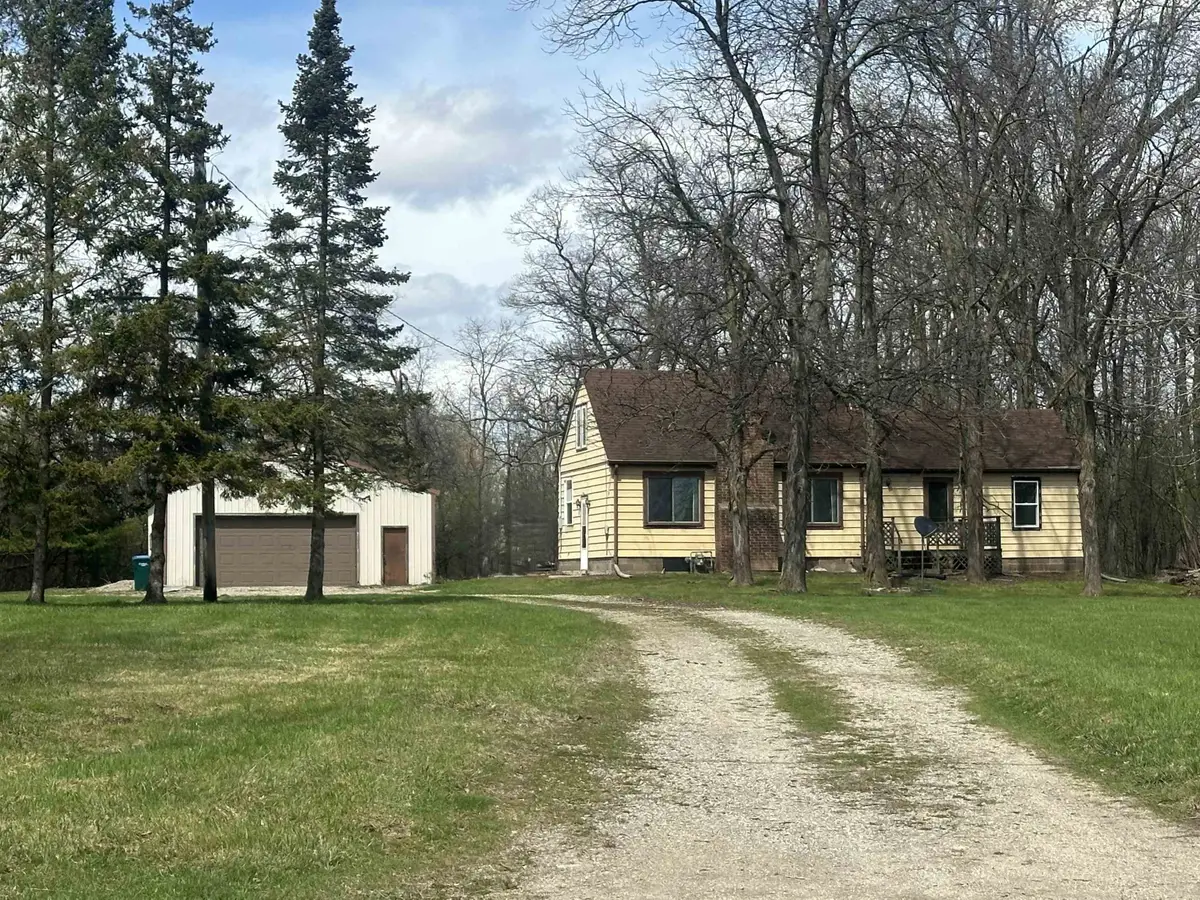 2026 W 2nd Street, Appleton, WI 54914 - #1