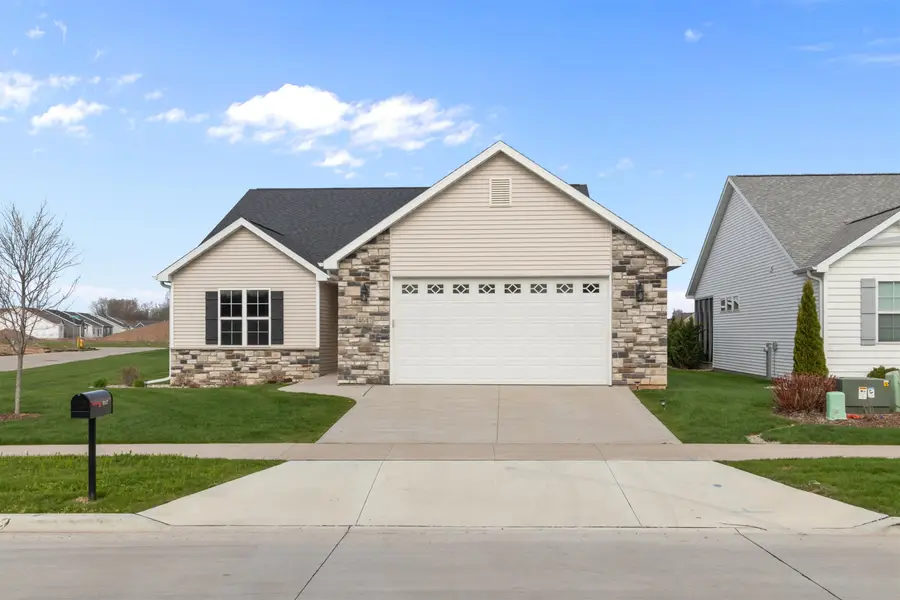 4647 N Cherryvale Avenue, Appleton, WI 54913 - #2