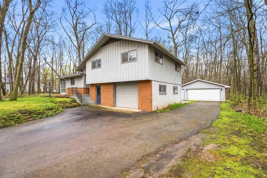 9156 Center Road, Neenah, WI 54956 - #2