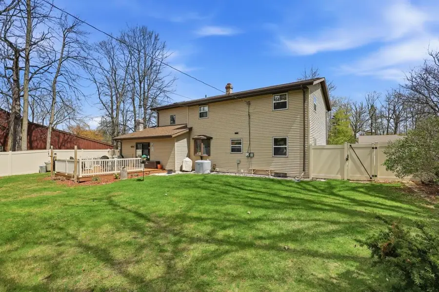 2511 S Carpenter Street, Appleton, WI 54915-2136 - #2