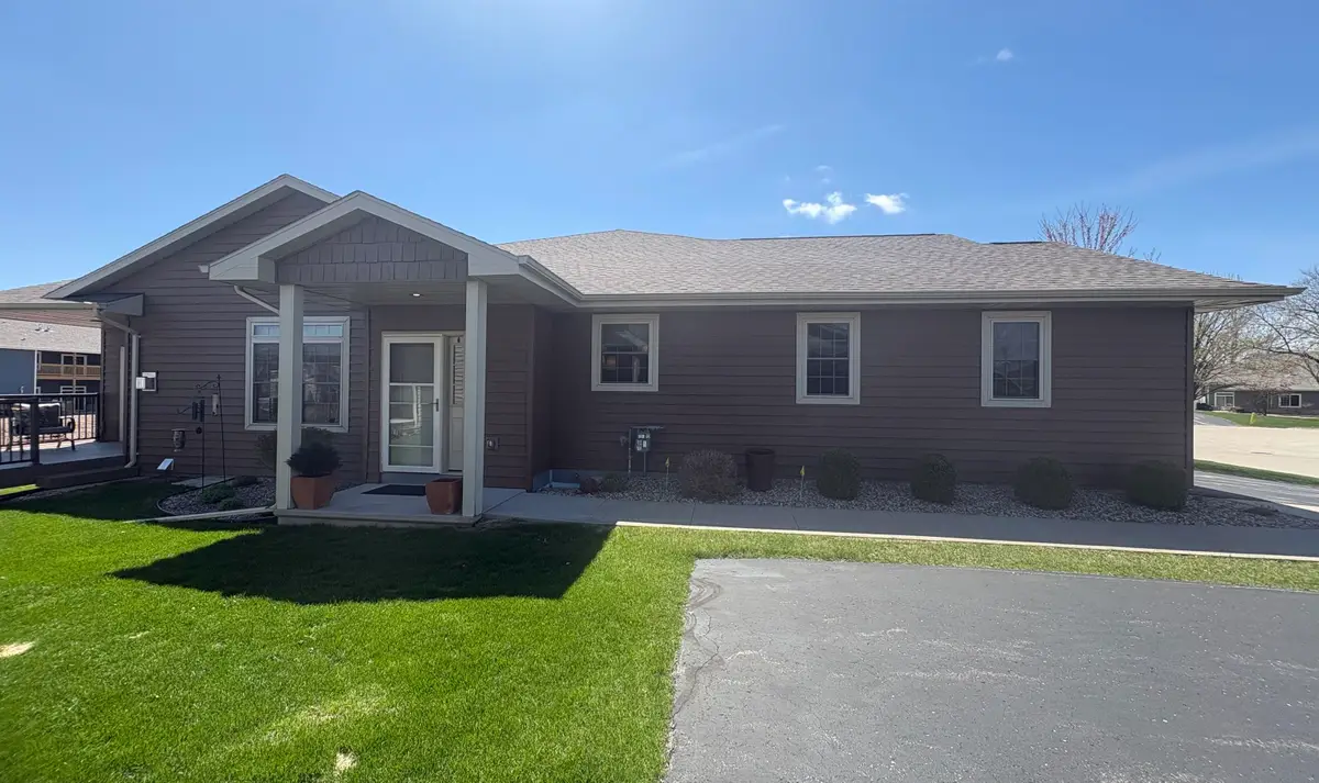 1256 Cameron Circle, Neenah, WI 54956 - #1