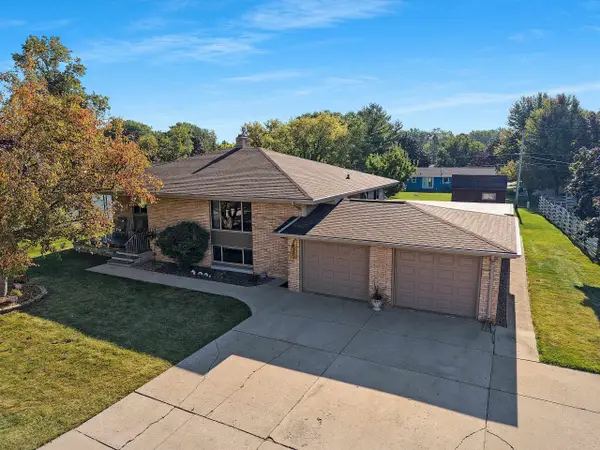 2203 Gilson Court, GREEN BAY, WI 54304-4221