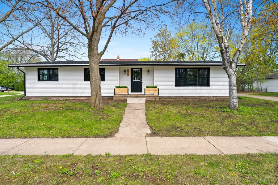 2120 Crane Street, Oshkosh, WI 54901 - #2